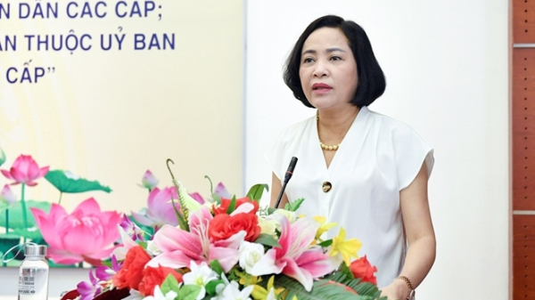Trưởng Ban Công tác đại biểu Nguyễn Thị Thanh phát biểu đề dẫn Hội thảo